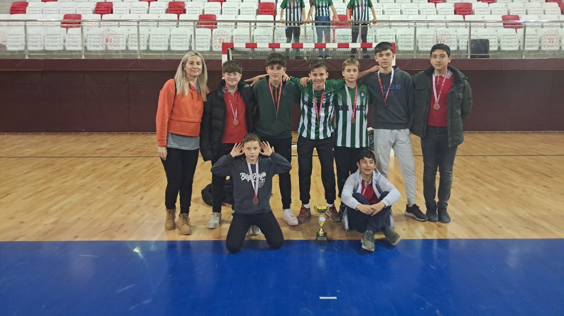 Futsal takımımız merkez ilçe1.si il 4.sü olmuştur öğrencilerimizi ve öğretmenimizi tebrik ediyoruz.